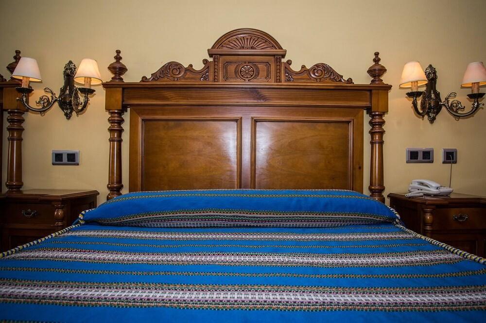 Hotel Del Pastor Морелья Экстерьер фото